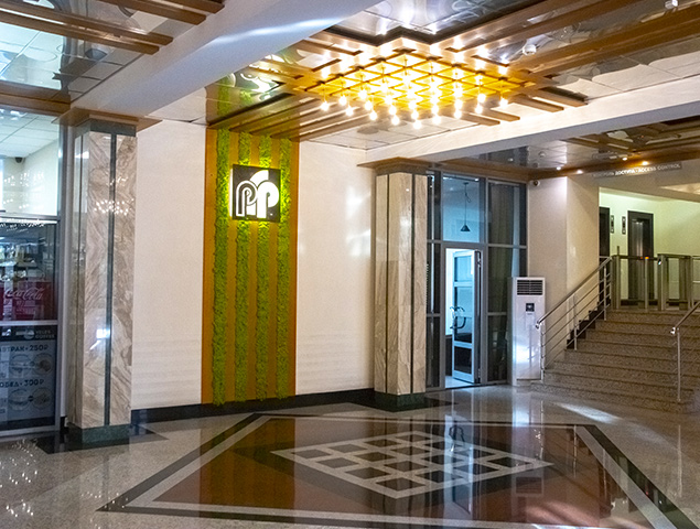 Фойе бизнес-центра Скаковая-17